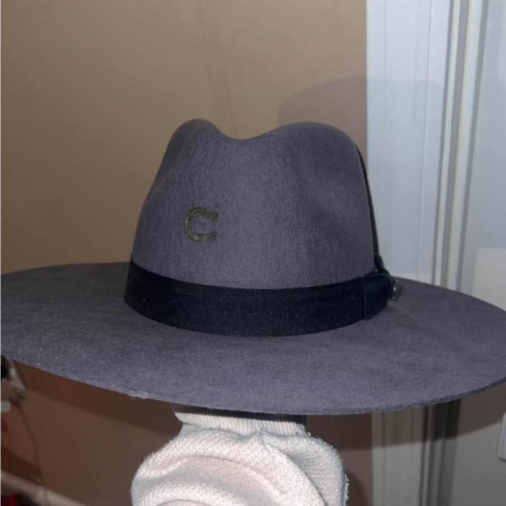 Charlie 1 horse hat